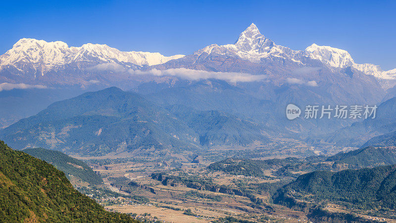 来自尼泊尔博卡拉的Annapurna Range和Machapuchare